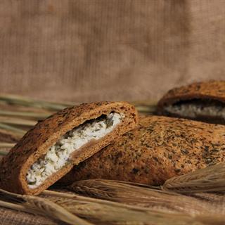 Ржаник с брынзой и зеленью